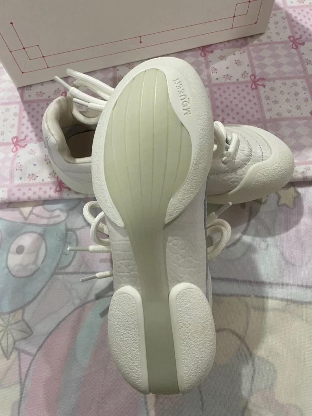 Alexander McQueen Cream Lace-Up Sneakers